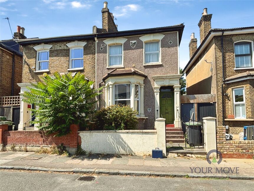 3 bedroom Mid Terrace House for sale