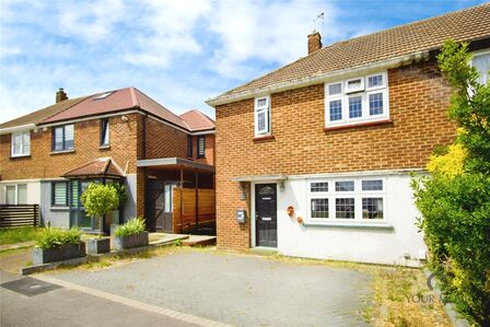 2 bedroom Mid Terrace House for sale