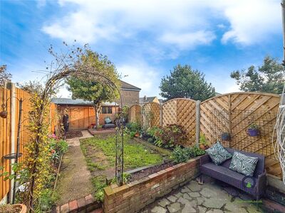 Brook Street, 2 bedroom Mid Terrace House for sale, £375,000