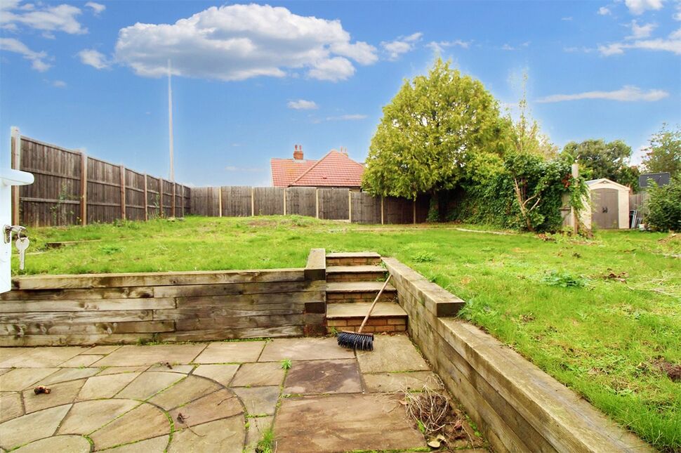 3 bedroom Semi Detached House for sale, Eversley Avenue, Bexleyheath