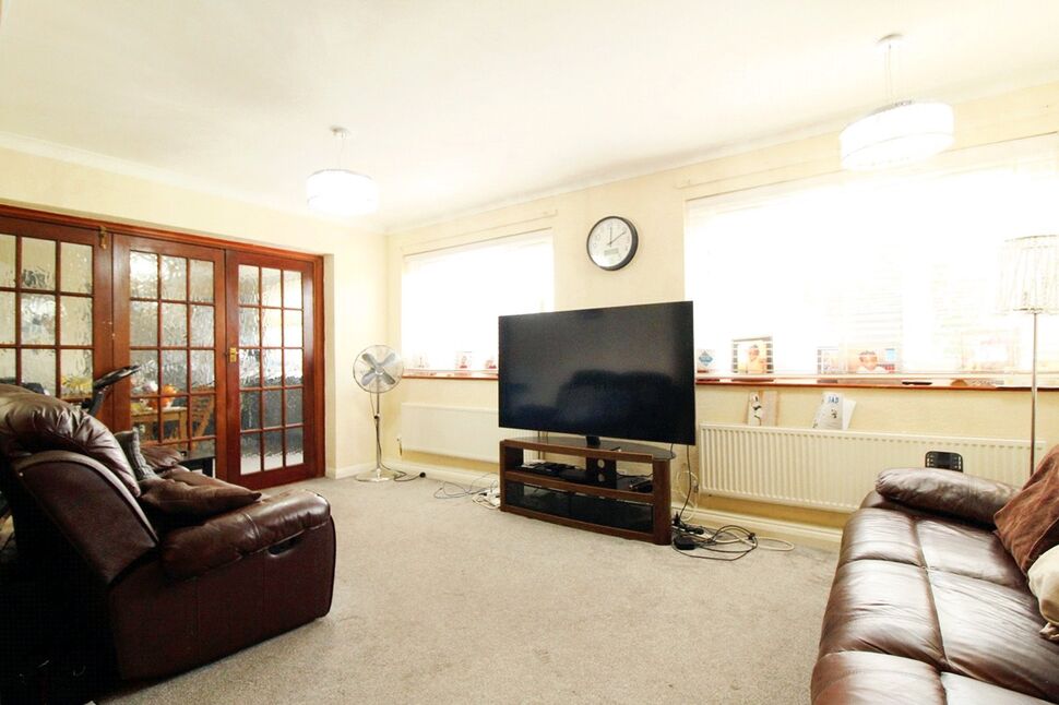 3 bedroom Semi Detached House for sale, Eversley Avenue, Bexleyheath