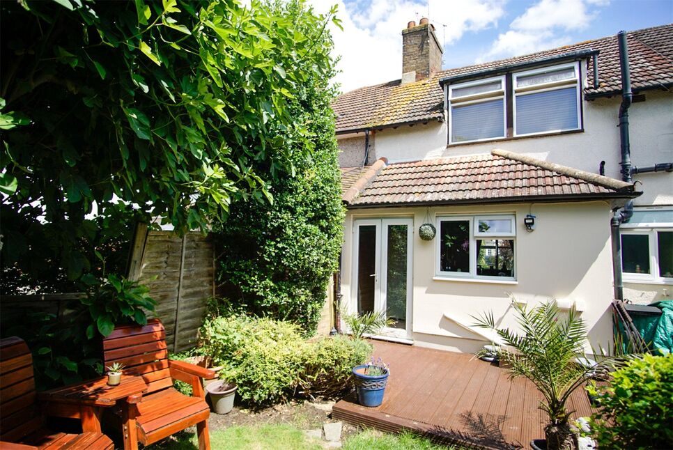 Main image of 3 bedroom Mid Terrace House for sale, Barnehurst Avenue, Erith, DA8