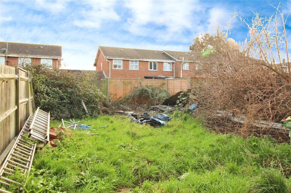 3 bedroom End Terrace House for sale, Sandpiper Drive, Erith, DA8 £