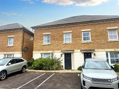 4 bedroom Semi Detached House to rent