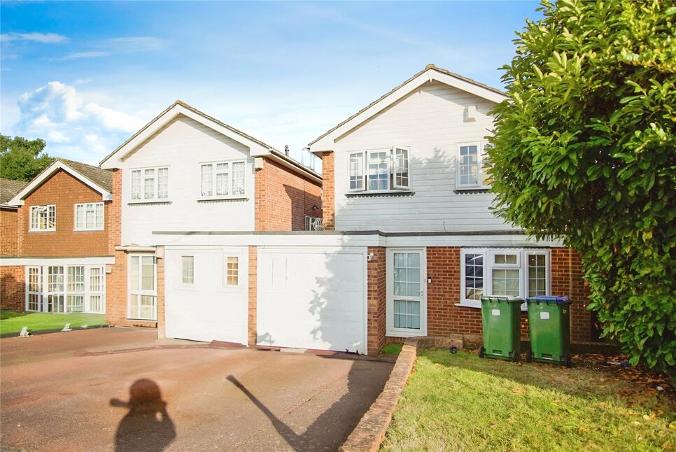 Main image of 4 bedroom Link Detached House for sale, Vicarage Close, Erith, Kent, DA8