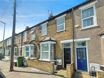 Claytonville Terrace, 3 bedroom Mid Terrace House for sale, £315,000