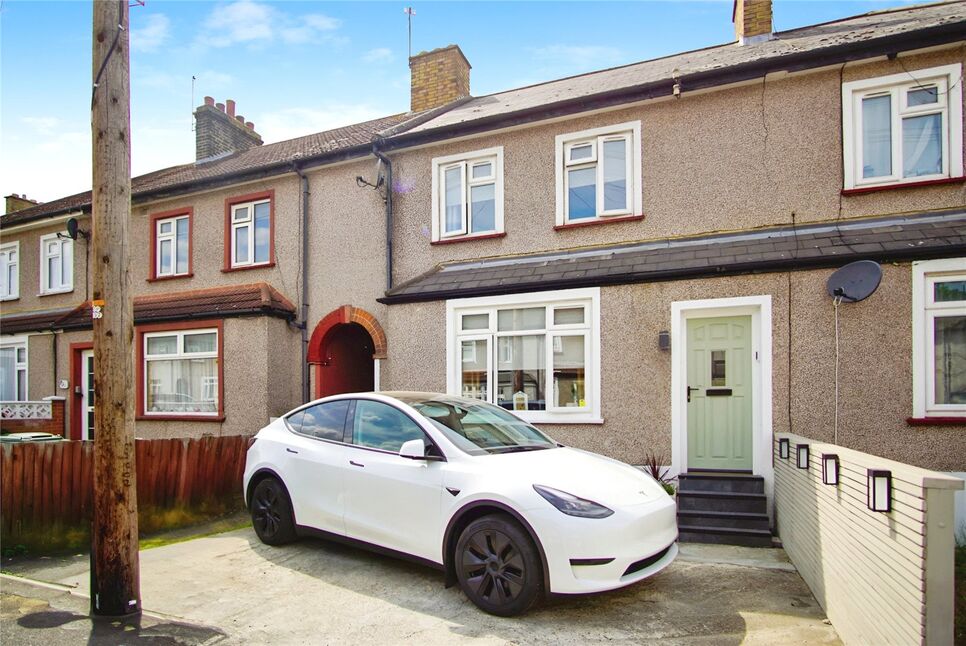 3 bedroom Mid Terrace House for sale