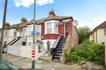 2 bedroom End Terrace Flat to rent