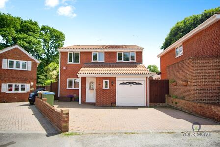 Elmbourne Drive, 4 bedroom Detached House to rent, £2,750 pcm