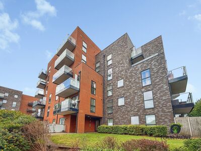 2 bedroom Flat for sale