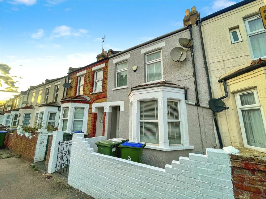 Main image of 3 bedroom Mid Terrace House for sale, Sandcliff Road, Erith, DA8