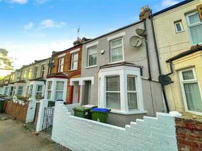 3 bedroom Mid Terrace House for sale