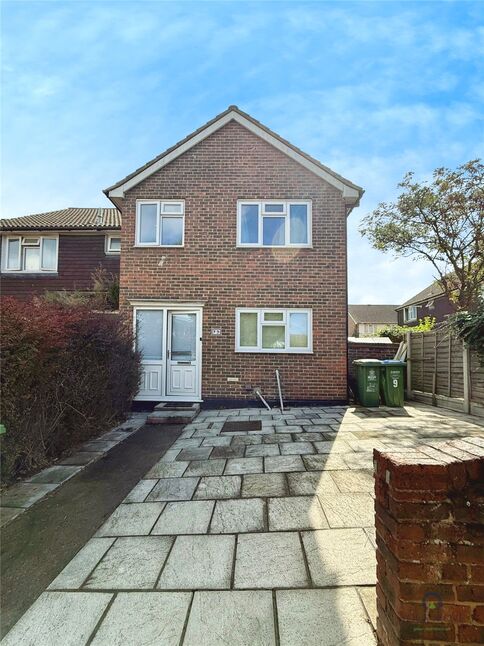 Main image of 4 bedroom End Terrace House to rent, Barnett Close, Erith, DA8