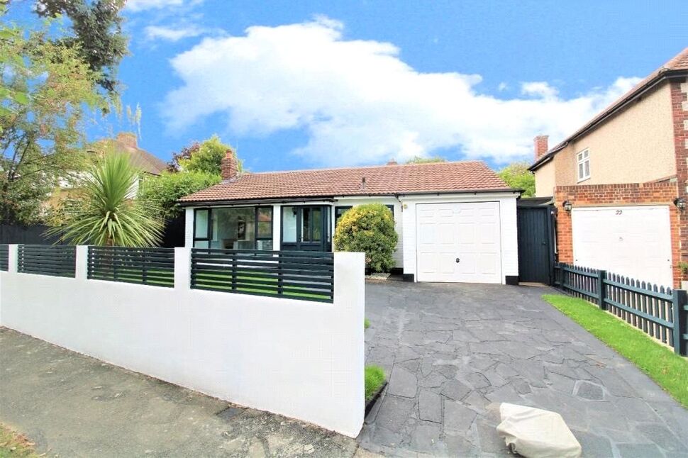 Main image of 3 bedroom Detached Bungalow to rent, Park Crescent Road, Erith, DA8