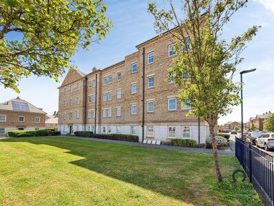 Rainbow Road, 2 bedroom Flat for sale, &pound;250,000