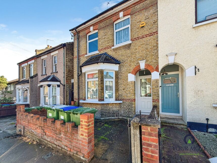 Main image of 3 bedroom End Terrace House for sale, Barnfield Road, Belvedere, DA17