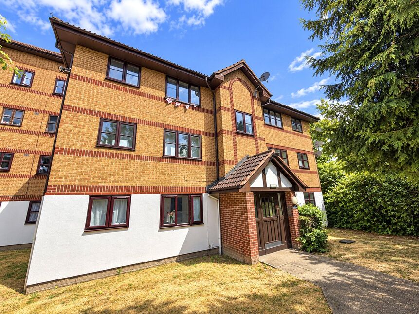 Main image of 1 bedroom Flat for sale, Frobisher Road, Erith, DA8