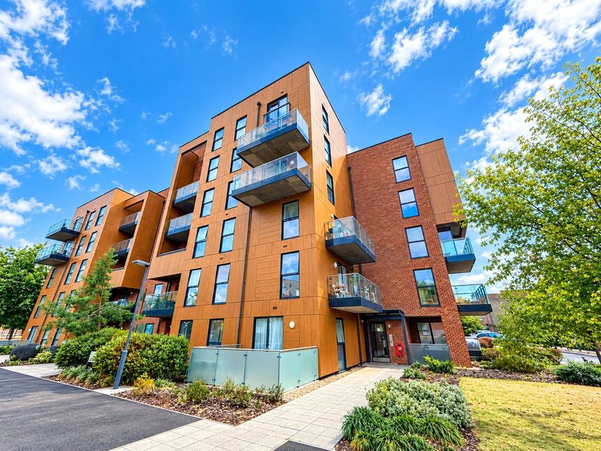 2 bedroom Flat for sale