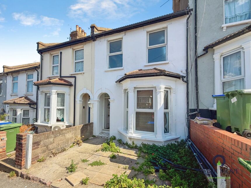 Main image of 3 bedroom Mid Terrace House to rent, Gladeswood Road, Belvedere, DA17