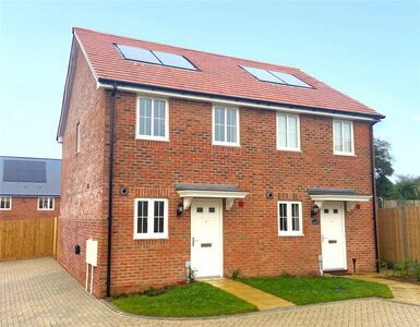 Cross Road, 2 bedroom Semi Detached House for sale, £295,000