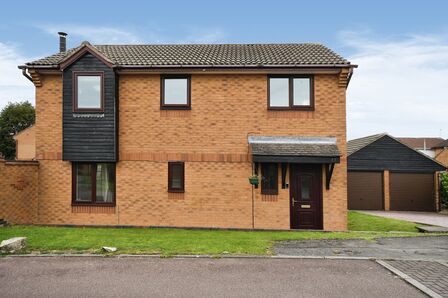 Cardinal Hinsley Close, 4 bedroom Detached House for sale, £245,000