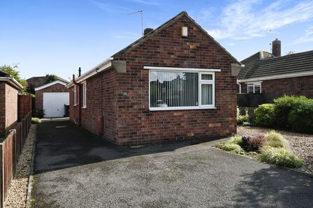 Harewood Crescent, 2 bedroom Detached Bungalow for sale, £225,000