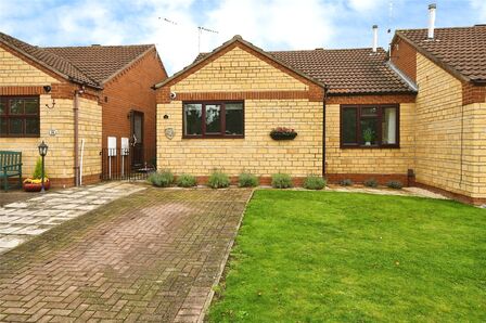 Meadowlake Close, 2 bedroom Semi Detached Bungalow for sale, £180,000