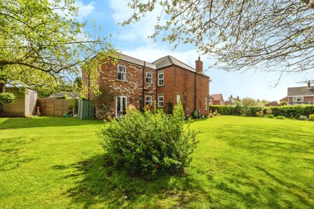 High Street, 6 bedroom Detached House for sale, £680,000