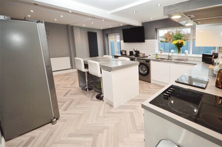 Matlock Drive, 5 bedroom Semi Detached House for sale, £325,000