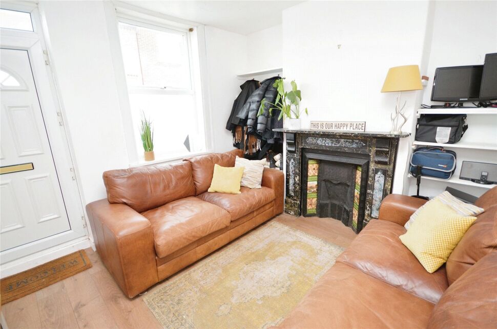 2 bedroom Mid Terrace House for sale, Albany Street, Lincoln, LN1 £