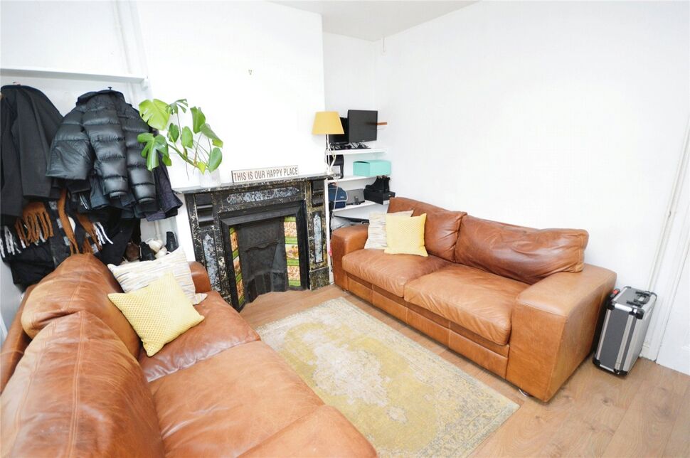 2 bedroom Mid Terrace House for sale, Albany Street, Lincoln, LN1 £