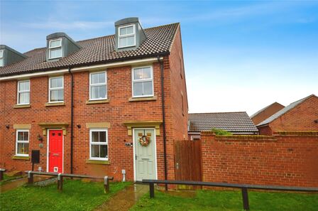 Poppy Road, 3 bedroom End Terrace House for sale, £235,000