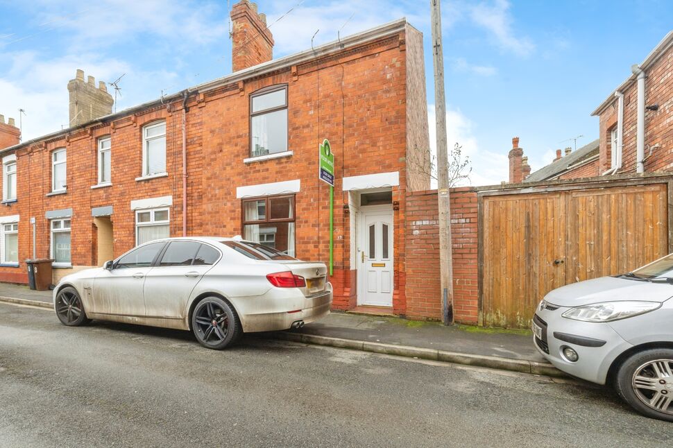 Main image of 3 bedroom End Terrace House for sale, Henry Street, Lincoln, Lincolnshire, LN5