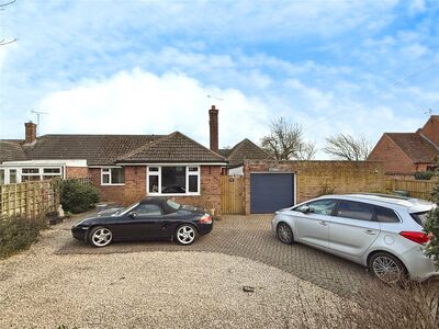 Main Street, 4 bedroom Semi Detached Bungalow for sale, £325,000