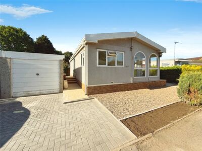 2 bedroom Detached Property for sale