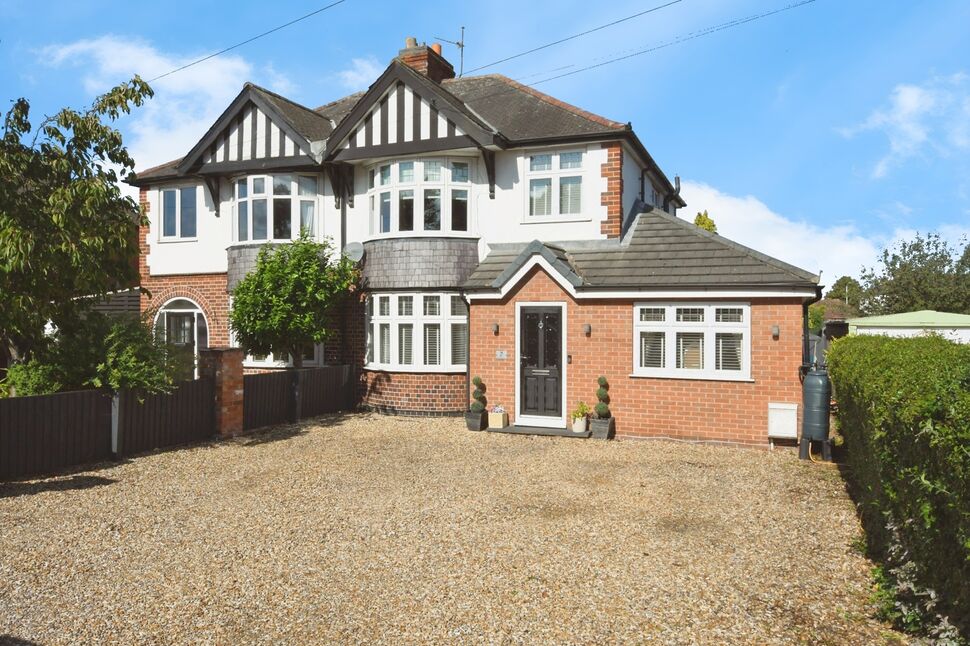 Main image of 4 bedroom Semi Detached House for sale, Lincoln Road, Newark, Nottinghamshire, NG24