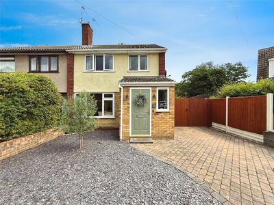 Laburnum Close, 3 bedroom Semi Detached House for sale, £235,000