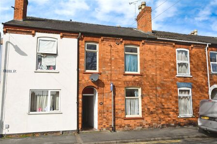 3 bedroom Mid Terrace House for sale