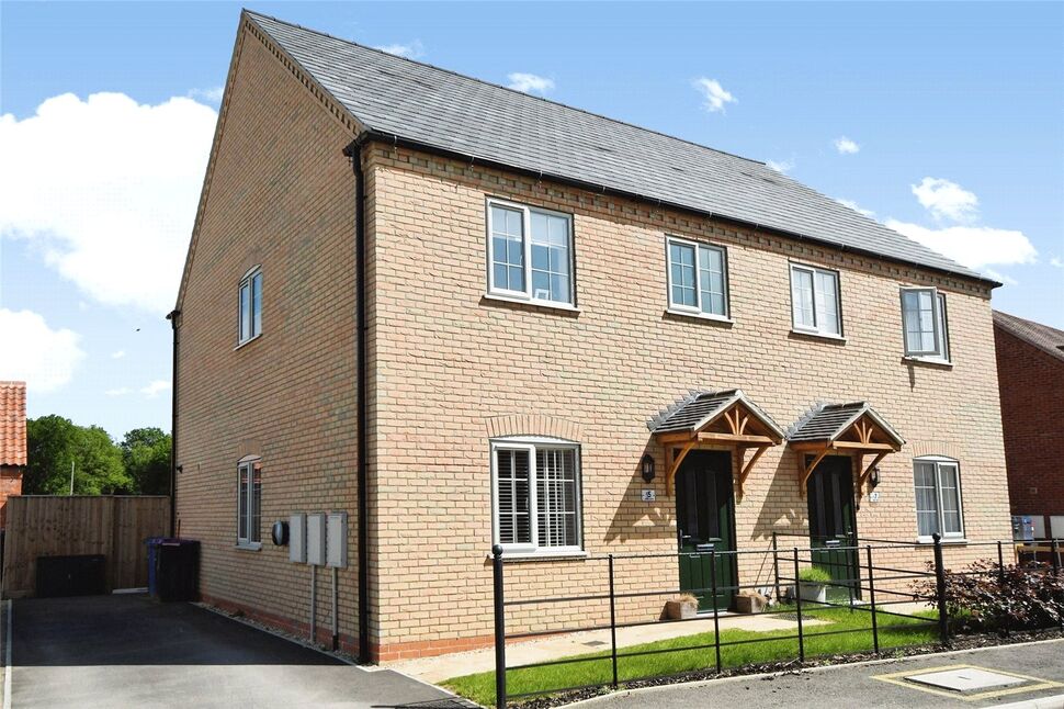 3 bedroom Semi Detached House for sale