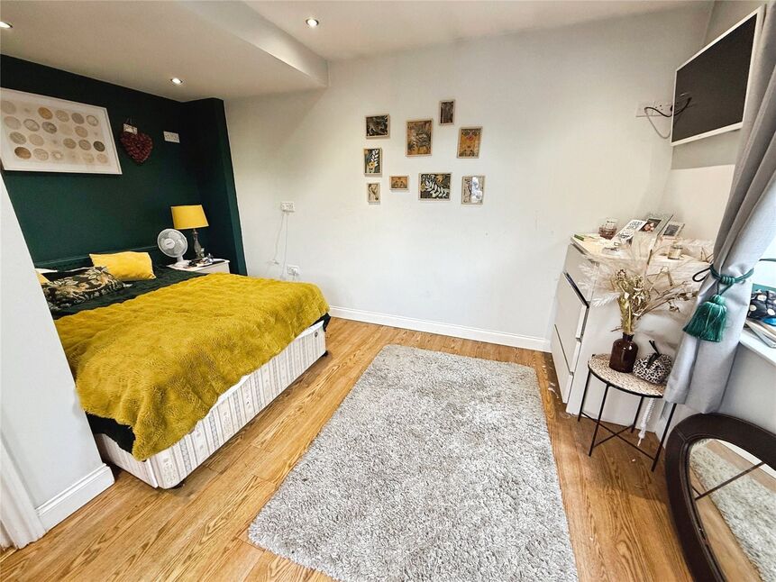 Reception / Bedroom 6