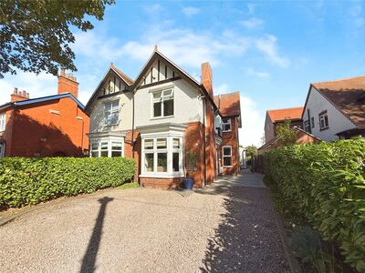 4 bedroom Semi Detached House for sale