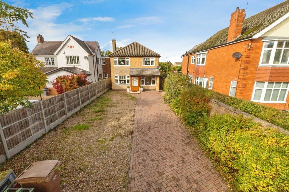 Main image of 3 bedroom Detached House for sale, Lincoln Road, North Hykeham, Lincolnshire, LN6