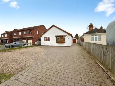 Mill Lane, 4 bedroom Detached Bungalow for sale, &pound;375,000