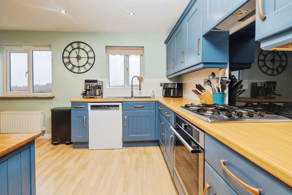 Kitchen / Breakfast Room