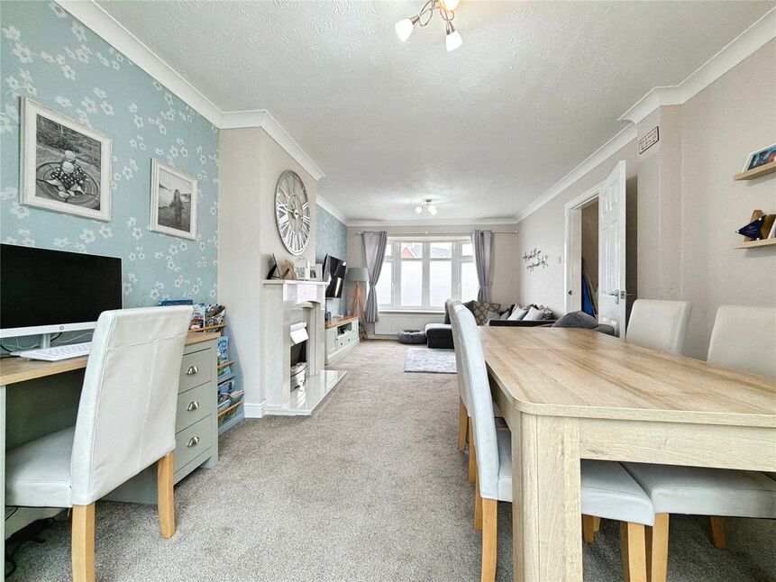 Lounge / Dining Room