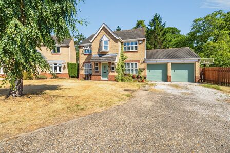 Kenyon Close, 4 bedroom Detached House for sale, &pound;450,000