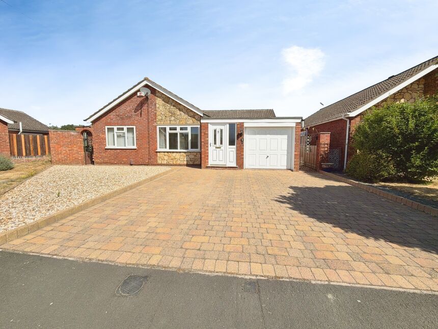 Main image of 3 bedroom Detached Bungalow for sale, Pateley Moor Close, North Hykeham, Lincolnshire, LN6