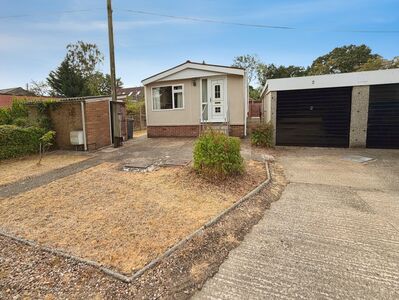 Wood Lane, 1 bedroom Detached Property for sale, &pound;70,000
