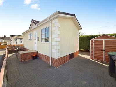 1 bedroom Park Home Property for sale