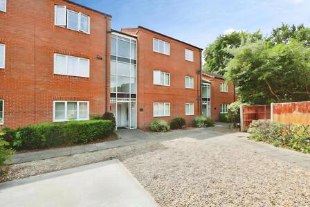 2 bedroom Flat for sale